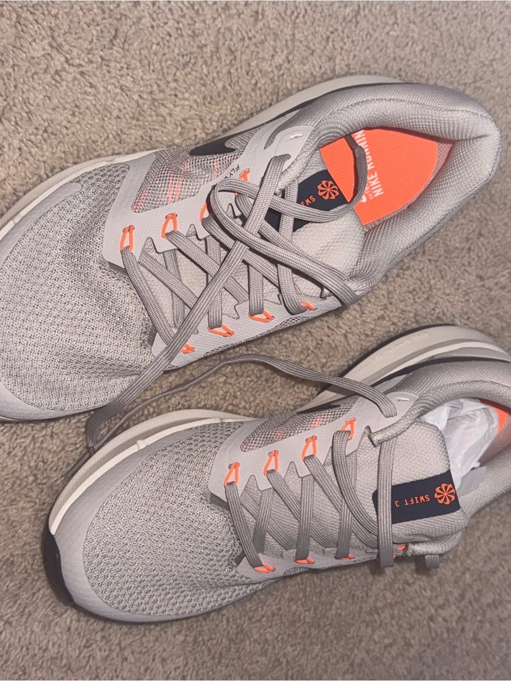 Nike Men’s Light Gray running shoes